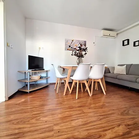 Flower Terrace * Βόντιτσε