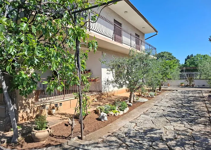 Διαμέρισμα Flower Terrace *