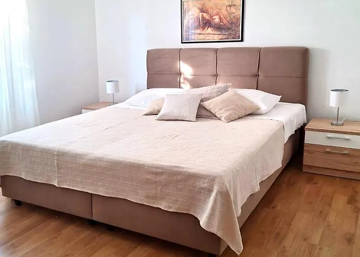 Flower Terrace アパート