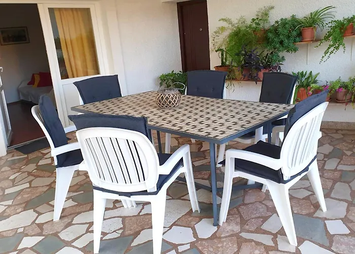 Flower Terrace アパート